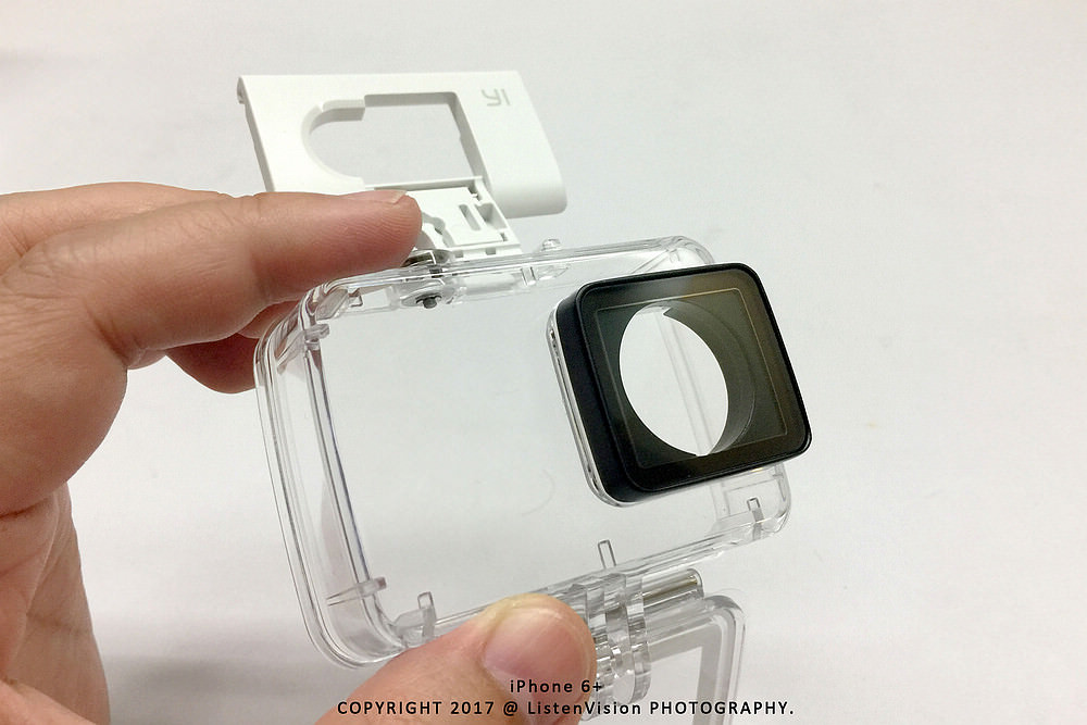 小蟻運動相機防水殼 + 浮水桿 開箱分享