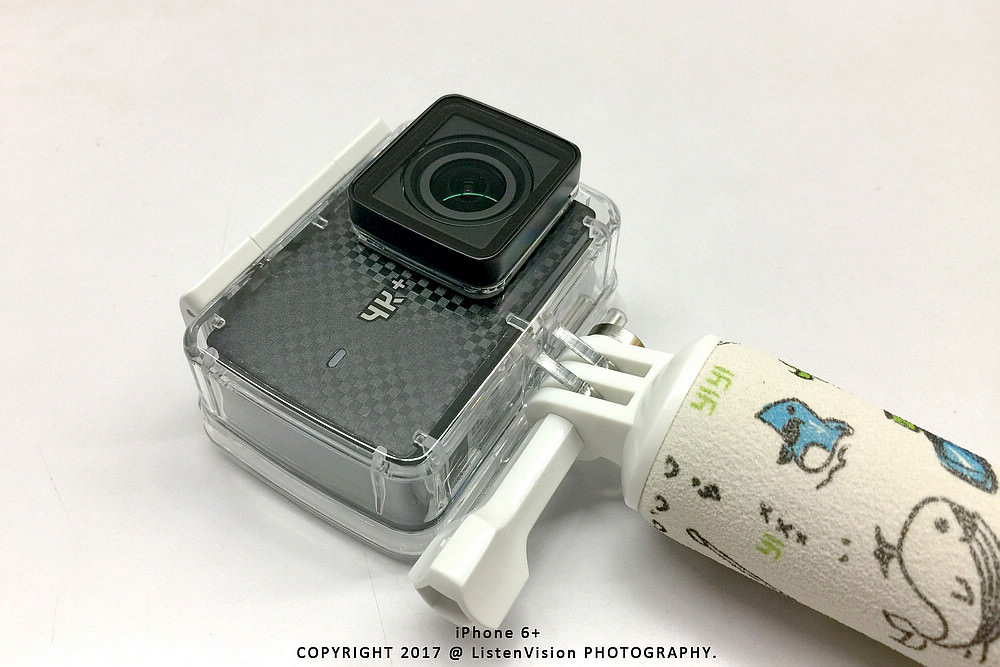 小蟻運動相機防水殼 + 浮水桿 開箱分享