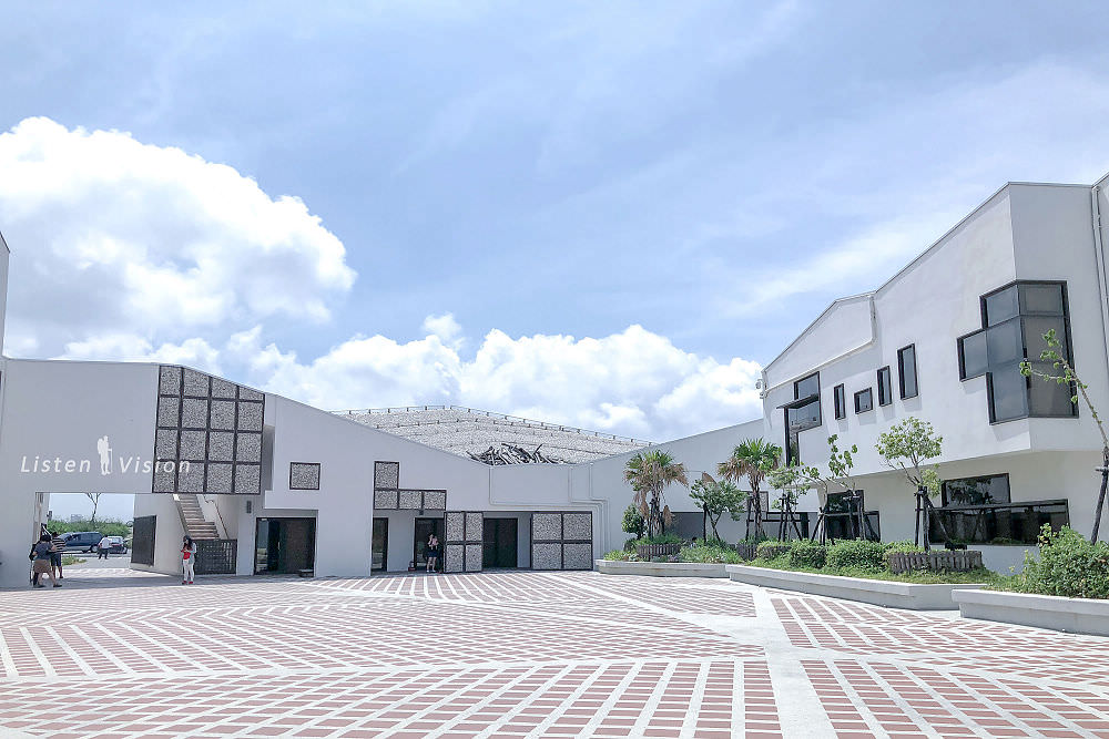 台南打卡新景點 | 台江國家公園遊客中心。白色水上高腳屋。IG打卡熱點