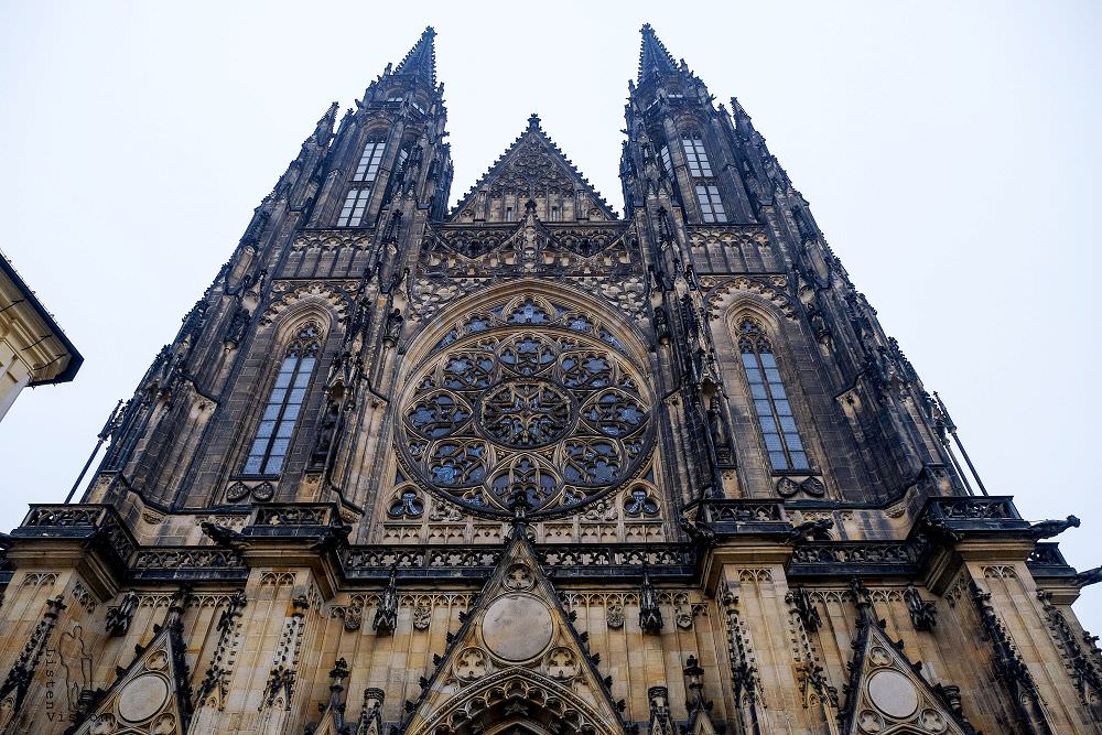 捷克 城堡區 聖維特大教堂 St. Vitus Cathedral / 一睹慕夏之窗的彩繪藝術