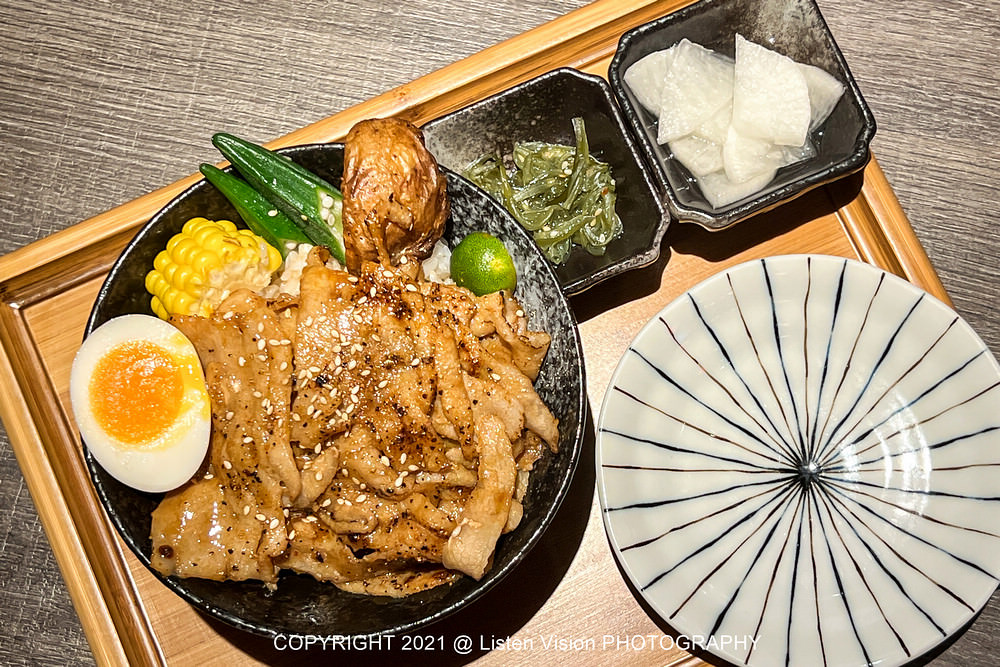 大河屋燒肉丼。串燒(台南新天地店) / 振興 5 倍卷限定優惠