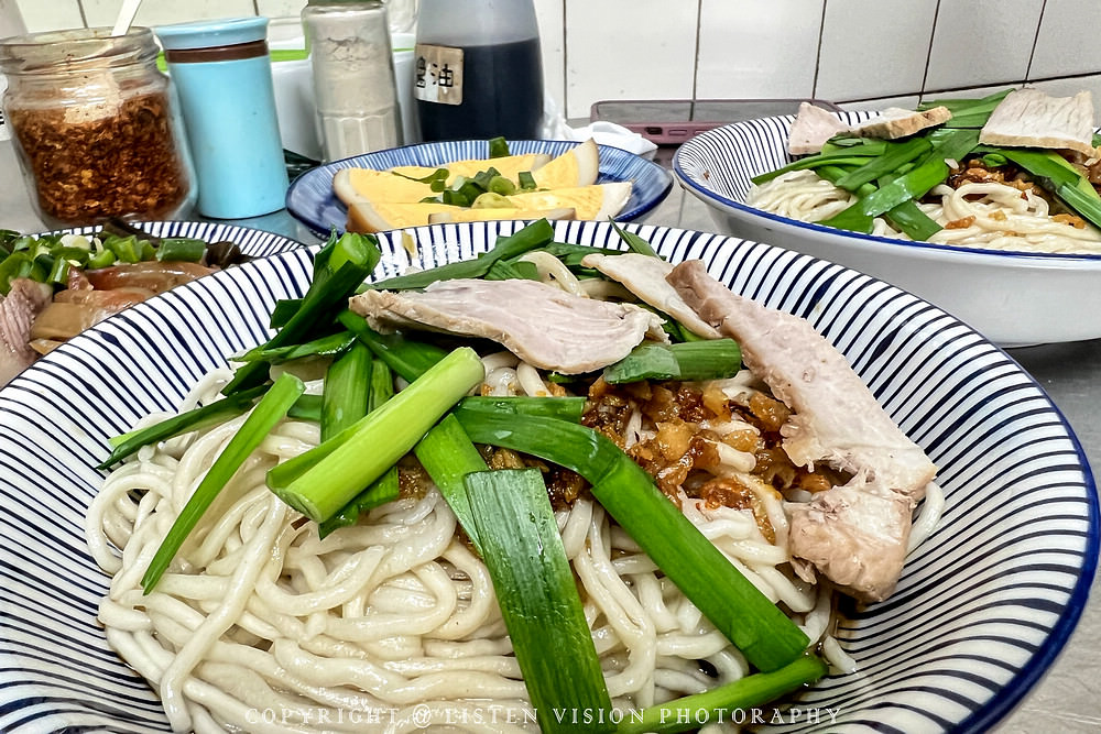 劉家汕頭麵 / 隱身於大廈中的美味～默默飄香一甲子 / 台南中西區美食