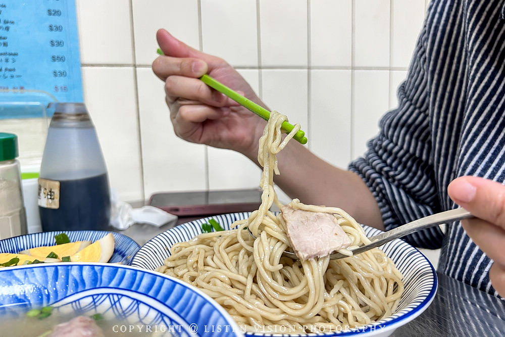 劉家汕頭麵 / 隱身於大廈中的美味～默默飄香一甲子 / 台南中西區美食