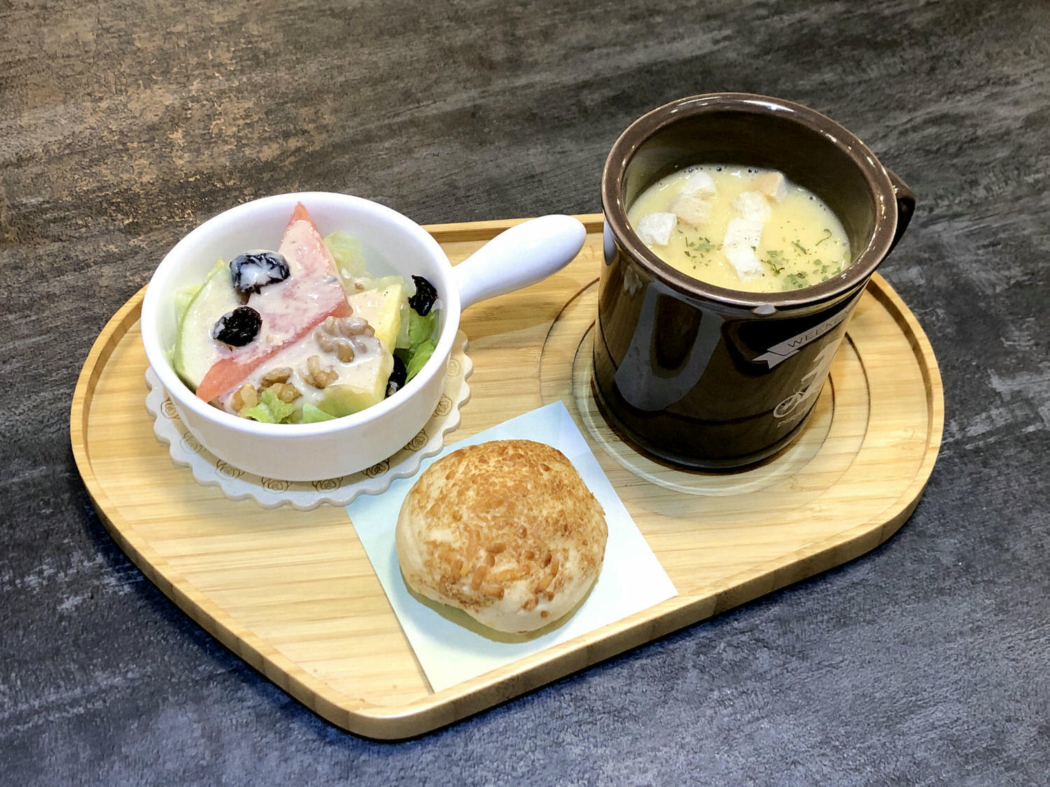 漫漫弄 寵物友善餐廳 / 隱身於巷弄間的老廠房改造咖啡廳 / 台南南區早午餐推薦
